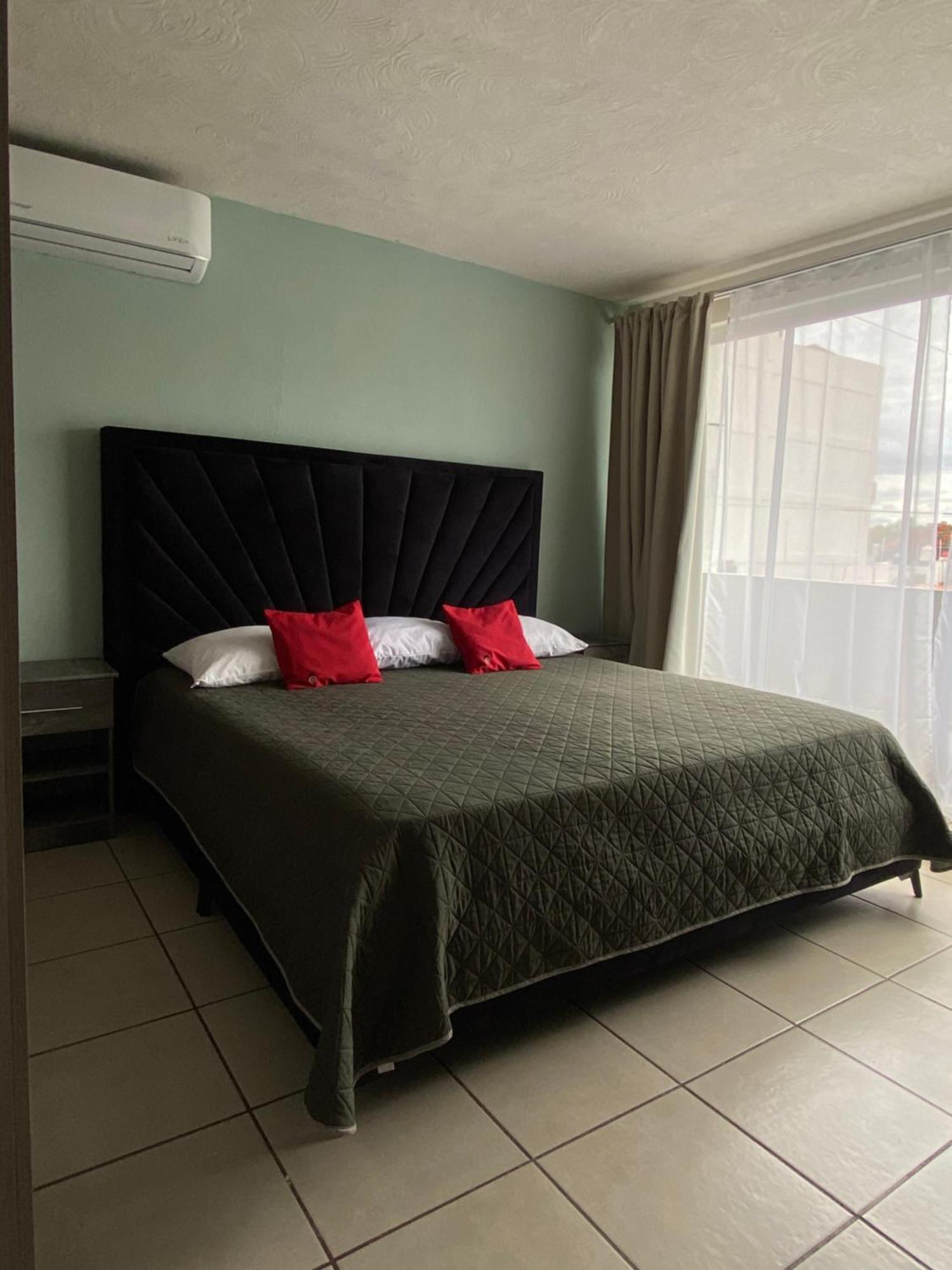 1 Venator House Boutique Aparthotel León Kültér fotó